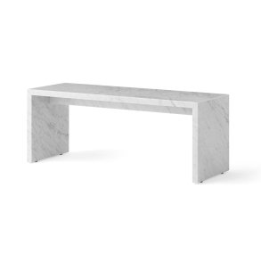 Plinth Bridge Sofabord, Hvid Carrara Marmor