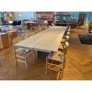 DK3 Tree Bord, 400x100cm, Massiv eg, Bronzefarvede ben