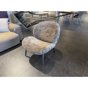 Vipp Lodge L�nestol, Sheepskin, M�rkbejdset Ben