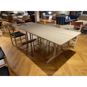 C18 Spisebord 220x90cm, eg s�be