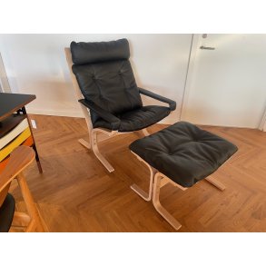 Siesta Classic L�nestol med skammel, L�der Sort Hemsen Anilin, Eg Lak